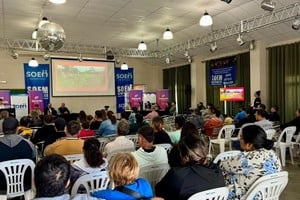 En Sunchales, el Gobierno Provincial sorteó nuevas viviendas y cumplió el sueño de 8 familias de trabajadores municipales