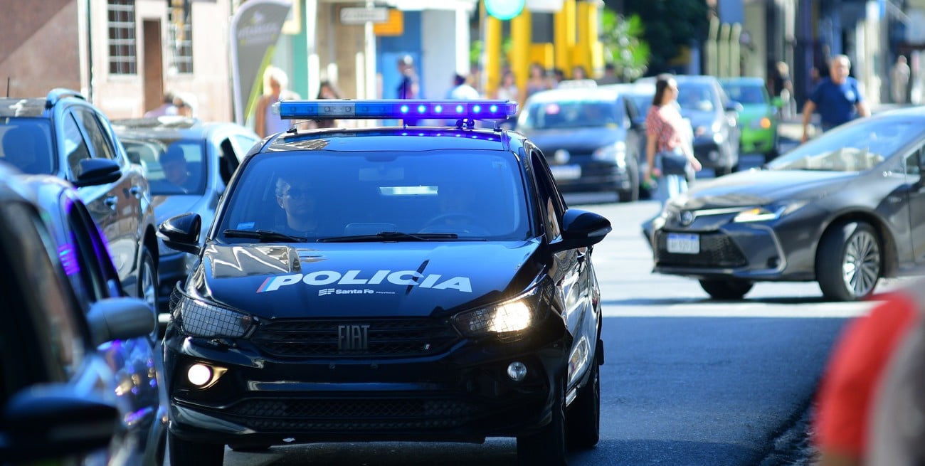 Robaron en una heladería y dejaron encerrados a los empleados