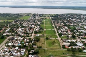 El drone de El Litoral muestra el sector de los terrenos. De fondo la Laguna Setúbal. Foto: Fernando Nicola