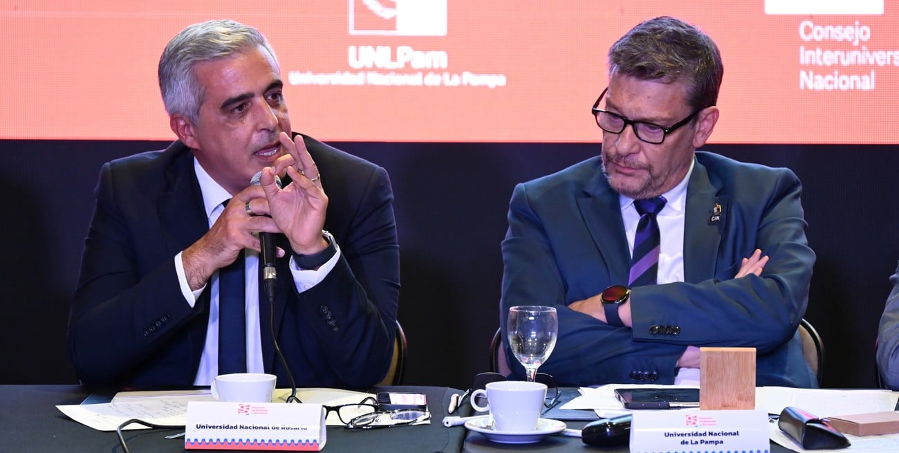 El CIN eligió a Bartolacci como presidente y declaró la "máxima alerta" en ciencia