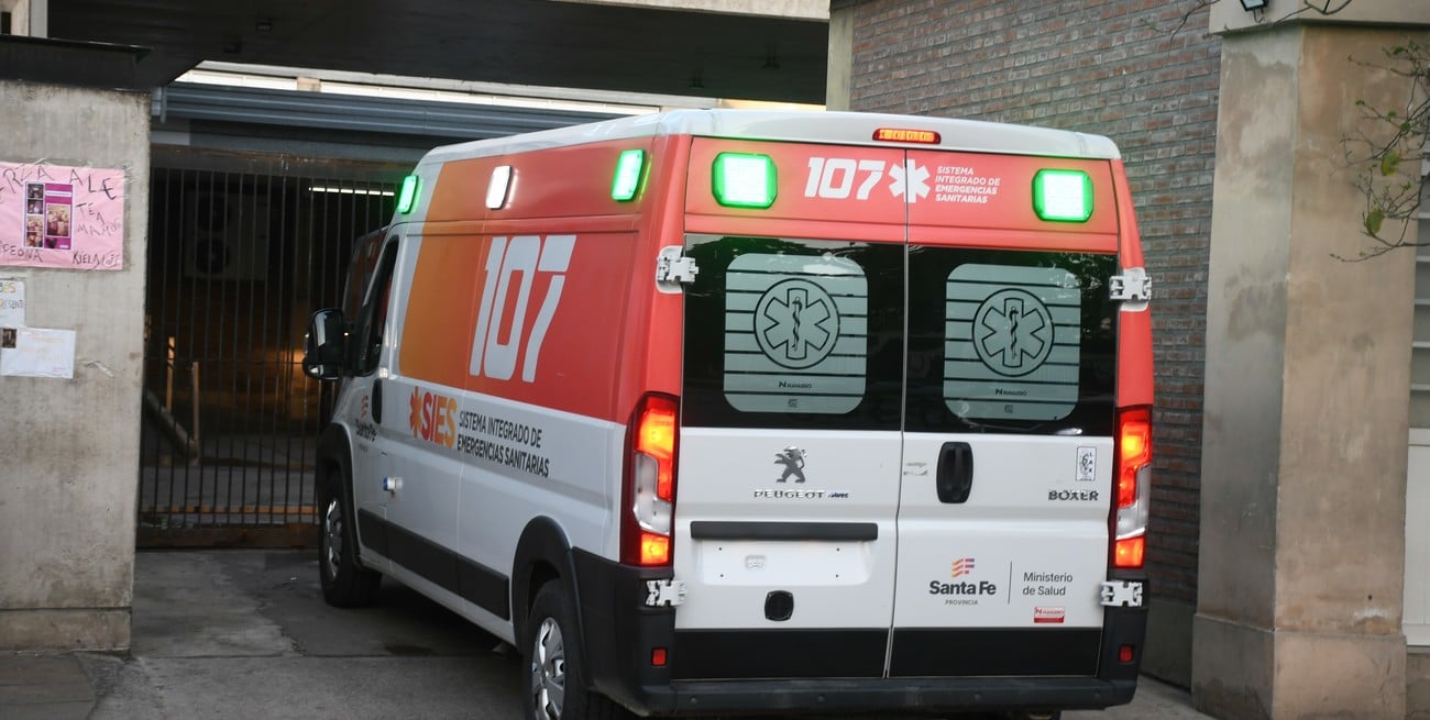 Balearon a un hombre en Villa del Parque y en el hospital se dieron cuenta de que era un prófugo