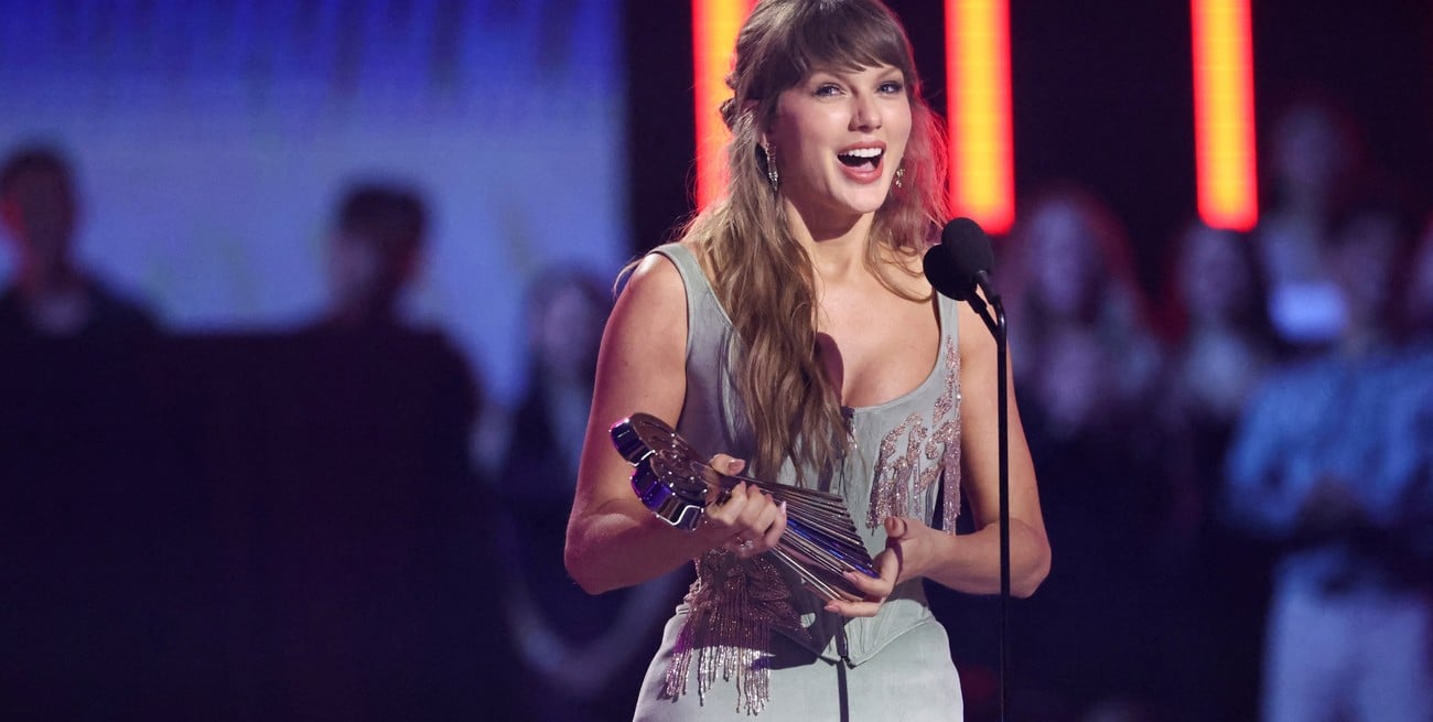 Taylor Swift se coronó como la Artista del Año en los iHeartRadio Music Awards