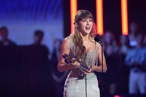 Taylor Swift se coronó como la Artista del Año en los iHeartRadio Music Awards. Foto: Reuters.