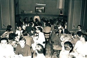 El Comedor Universitario en 1963. "Era el templo, el foro de miles de estudiantes que todos los días del año, de lunes a domingo, nos convocaba a mediodía y a la noche", dice el autor.