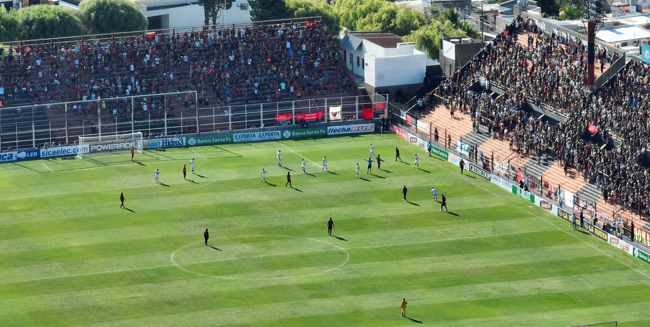 Colón ganó de visitante tras ocho meses y a un rival al que nunca había vencido en su cancha