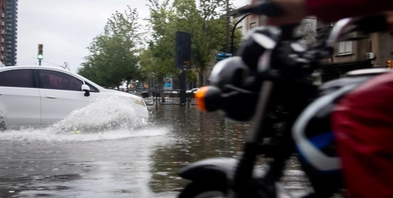 Diluvio en Montevideo: barrios anegados y más de 120 milímetros de lluvia en pocas horas