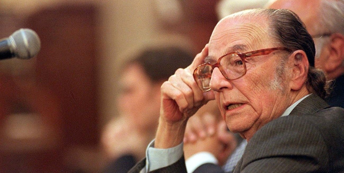 La visita de Félix Luna a El Litoral: una entrevista en la antesala del abismo