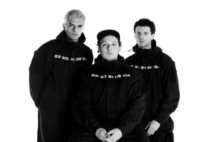 Con “Términos & Condiciones”, su cuarto álbum de estudio, Usted Señálemelo profundiza una búsqueda más electrónica en lo sonoro y más decididamente conceptual. Foto: Gentileza Sofía Malamute