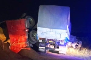 El choque frontal entre dos camiones ocurrió al norte de Candioti sobre la Ruta Nacional 11.