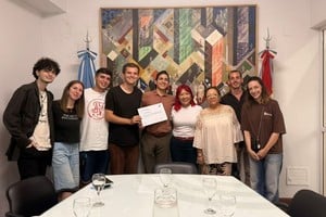 El reconocimiento al grupo en el Concejo. Foto: Gentileza producción