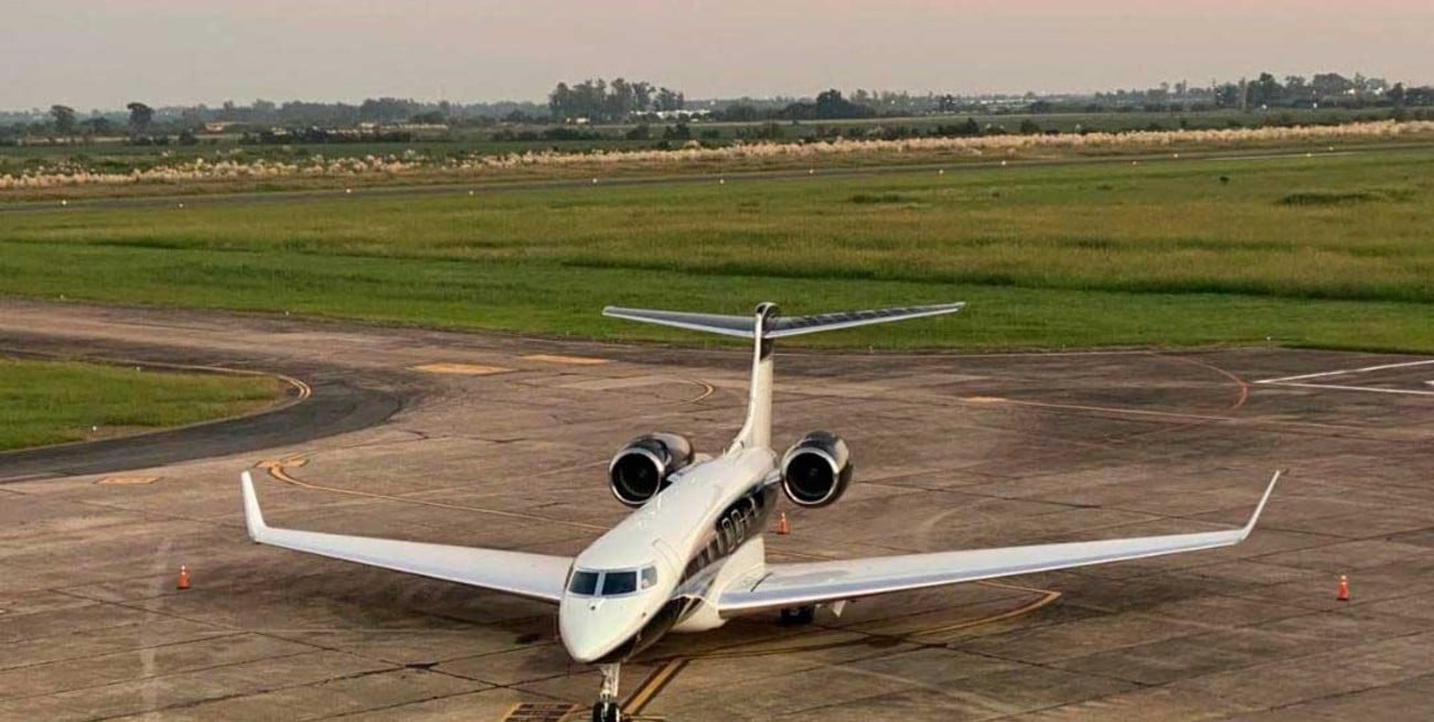 Qué pasó con el avión privado que fue demorado en el aeropuerto de Sauce Viejo