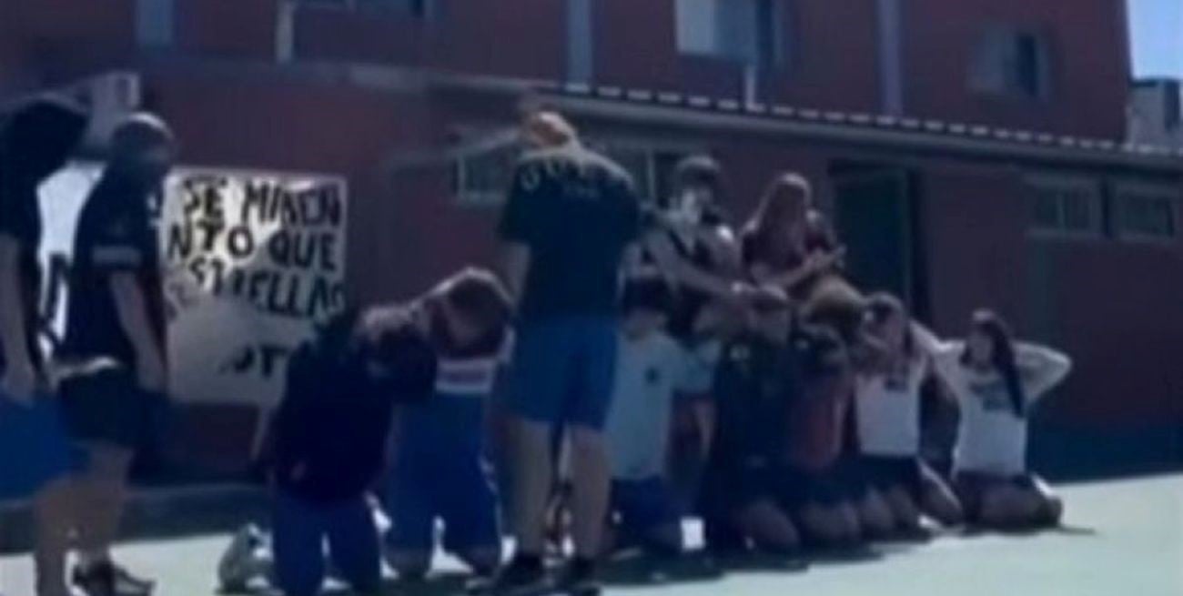 Escándalo en Buenos Aires: alumnos recrearon un fusilamiento al presentar sus buzos de egresados
