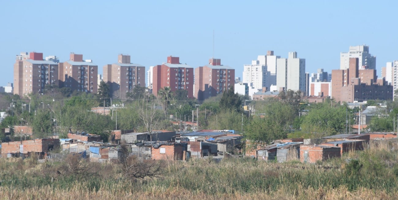 El INDEC mostró dos caras en el Gran Santa Fe: bajó la pobreza, pero subió la indigencia en 2025