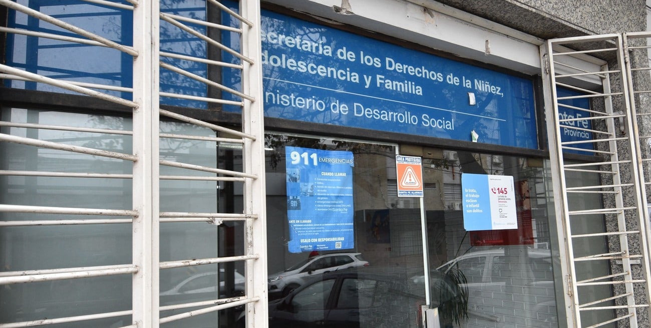 Mellizos de Helvecia quedaron al resguardo de Niñez tras grave imputación contra su padre