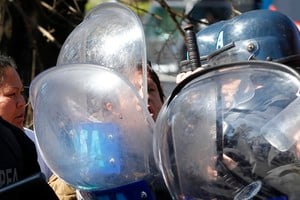 La Cámara de Apelaciones revocó un fallo de primera instancia, y avaló el accionar de fuerzas federales en caso de piquetes.
Reuters