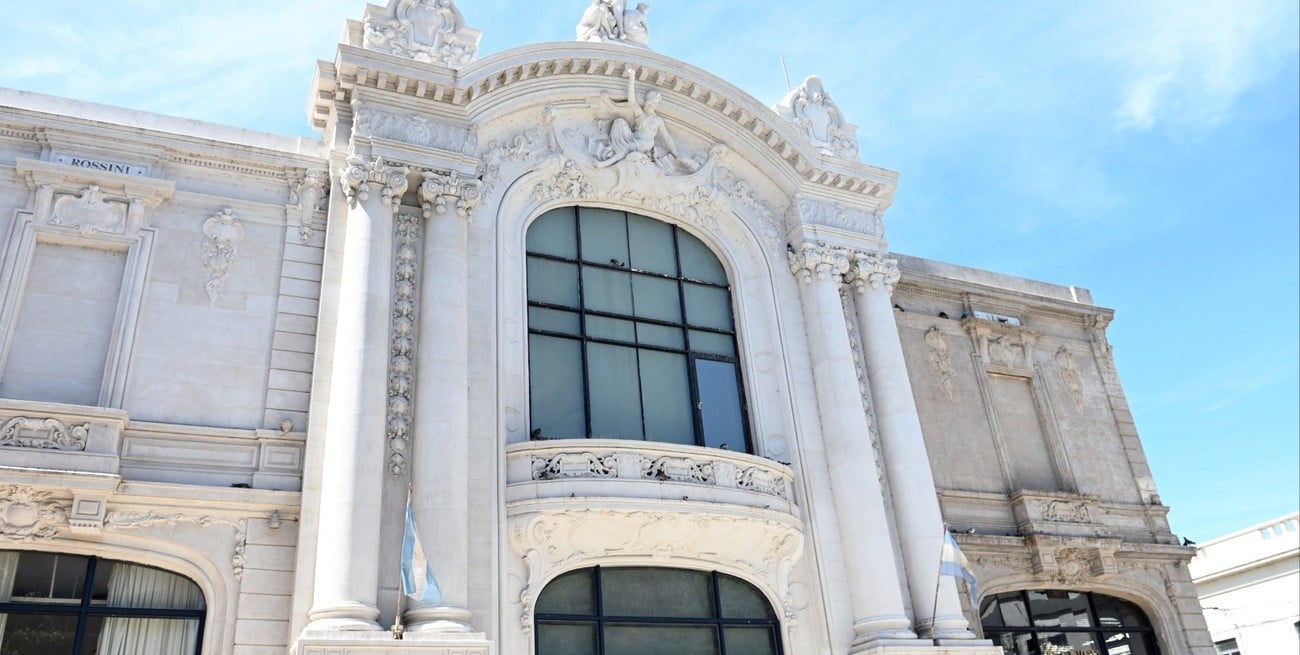 Con fondos provinciales, licitaron la restauración del histórico Teatro Municipal 1º de Mayo