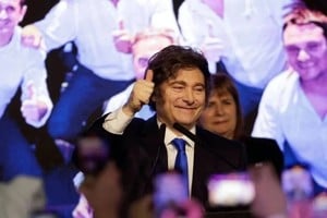 Presidente Javier Milei. El gobierno argentino atraviesa un momento ajeno a la evidente satisfacción personal que refleja el mandatario en esta imagen.