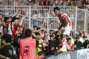 Tarragona selló el partido para el Tate. Foto: Matías Pintos
