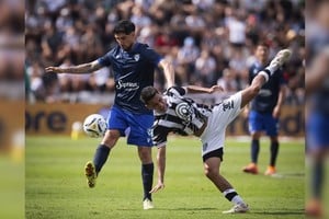 Gimnasia de Mendoza venció 3 a 2 a Vélez tras remontar un 0-2 en el Víctor Legrotaglie.