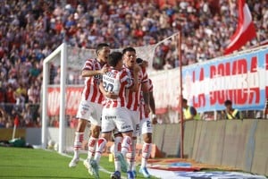 GOL DE ESTIGARRIBIA | Unión-Riestra | Torneo Apertura Fecha 13 | Estadio 15 de Abril. Foto: Matías Pintos