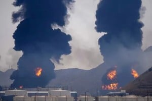 Teherán respondió con ofensivas sobre instalaciones petroleras en el Golfo Pérsico.