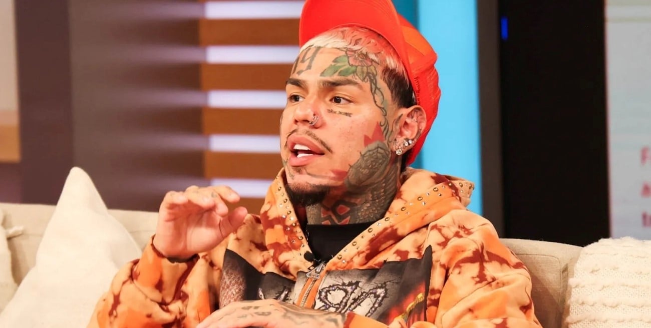 El rapero 6ix9ine salió de prisión y mostró un muñeco que tendría la firma de Nicolás Maduro