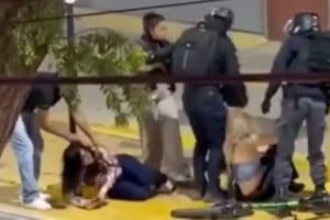 Pelea entre varias mujeres a la salida de un boliche