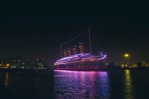 Una flota de drones recreó en el cielo la figura del RMS Titanic