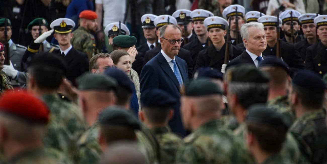 Alemania exige permiso militar a hombres de 17 a 45 años para salir del país por más de tres meses