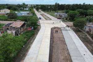 ”Las tareas, se suman a otras importantes obras que desarrolla el Gobierno Provincial en Tostado", destacó el ministro de Obras Públicas, Lisandro Enrico.