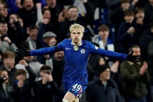 Garnacho publicó una foto, gesto que en el código de las redes sociales equivale a una presentación oficial. Reuters/Peter Cziborra