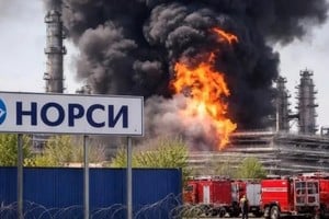 Ucrania atacó con drones una de las mayores refinerías de petróleo en Rusia. Foto: NA.
