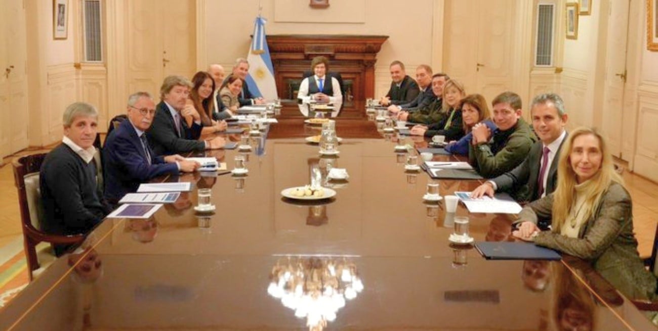 Milei mostró fuerza de gestión en medio de la polémica con Adorni