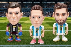 Messi, Dibu Martínez y Lautaro integran el trío argentino de la serie oficial para 2026.