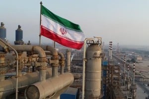 En un mundo cada vez más inestable, con el régimen de Irán como objetivo principal de Estados Unidos e Israel,  la relación entre energía y geopolítica seguirá condicionando precios, inversiones y estrategias económicas.