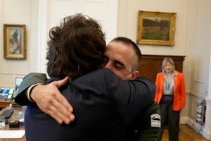 Javier Milei recibió a Nahuel Gallo en la Casa Rosada tras su liberación en Venezuela.