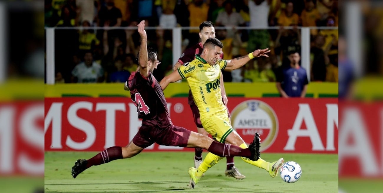Lanús tropezó en Brasil, perdió con Mirassol y arrancó mal su regreso a la Libertadores