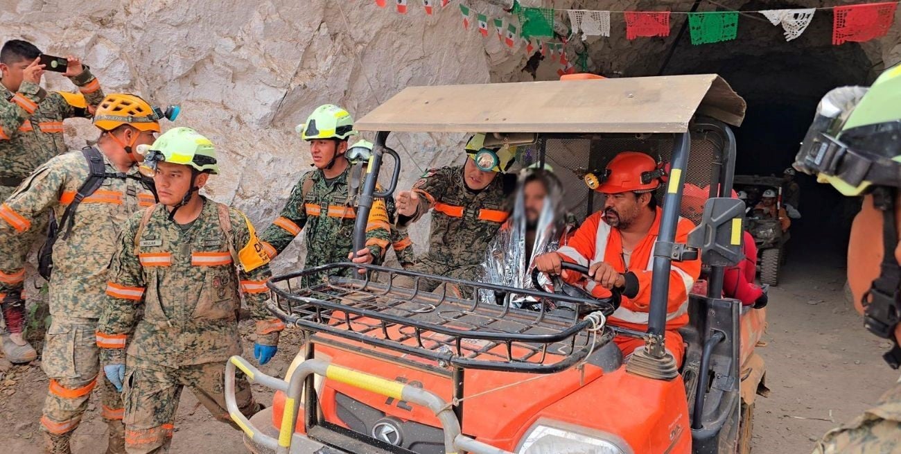 Rescataron al segundo minero con vida tras 14 días atrapado en Sinaloa