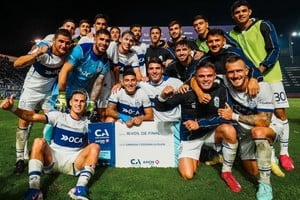 Gimnasia goleó a Camioneros, avanzó en la Copa Argentina y ahora va por Acassuso