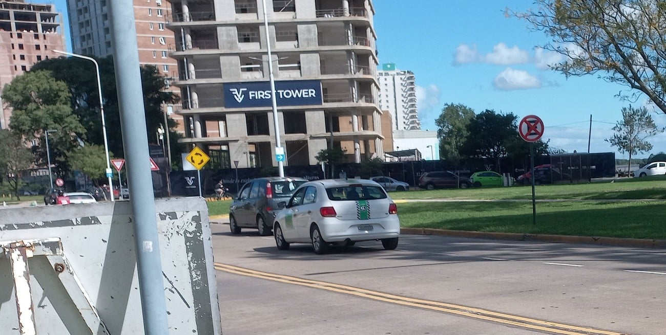 Ya se ven en Santa Fe los primeros remises con el nuevo ploteo: por qué se aplica este "DNI visual"