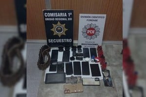 Parte de los elementos secuestrados durante los allanamientos. Foto: Gentileza
