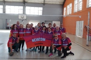 “Newcom”,  juego de adultos, llega con “Capi” a la Esquina Encendida.