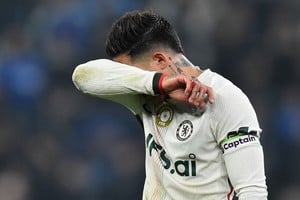 Liam Rosenior confirmó que Enzo Fernández no jugará el domingo ante Manchester City.Foto: Reuters