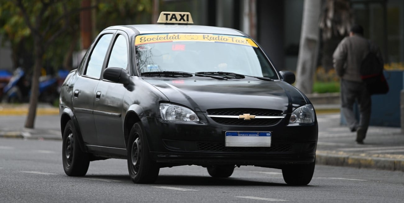 Se oficializó un aumento de los taxis en la ciudad de Santa Fe: cuánto subirá la bajada