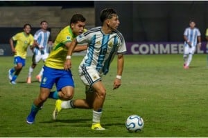 Argentina perdió 3 a 0 ante Brasil en la cuarta fecha del grupo B del torneo juvenil.