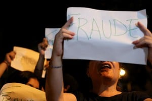 Hubo manifestaciones con quejas contra la organización de los comicios. Reuters