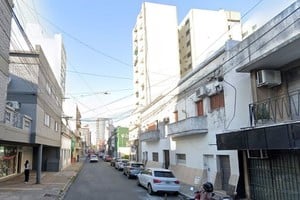 Sospechan que el joven habría caído desde la azotea del edificio. Foto: Gentileza 