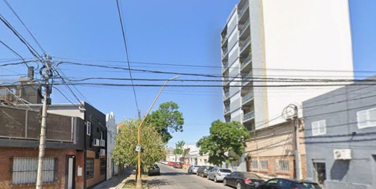 En barrio Candioti: forzaron el portón de un edificio y robaron una bicicleta