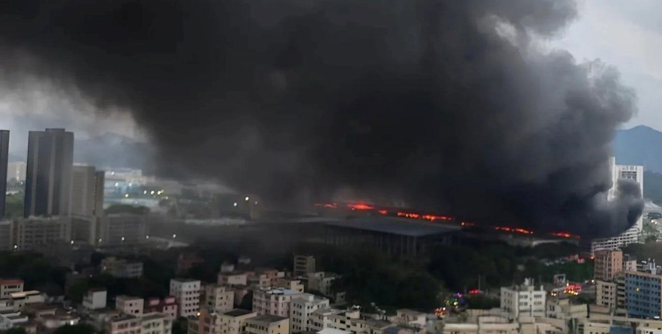 Se incendio una planta de BYD en China: ardió un estacionamiento de autos eléctricos 