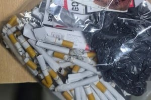 Los "cigarrillos" secuestrados en poder de la joven. Foto: Gentileza